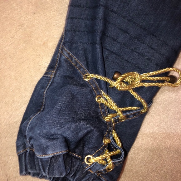 AUTHENTIC APPLE BOTTOMS Jean set - Picture 3 of 7